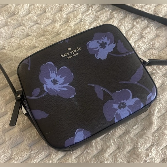 Kate Spade New York EUC 
NEWBURY LANE CAMMIE CROSSBODY - Picture 4 of 15